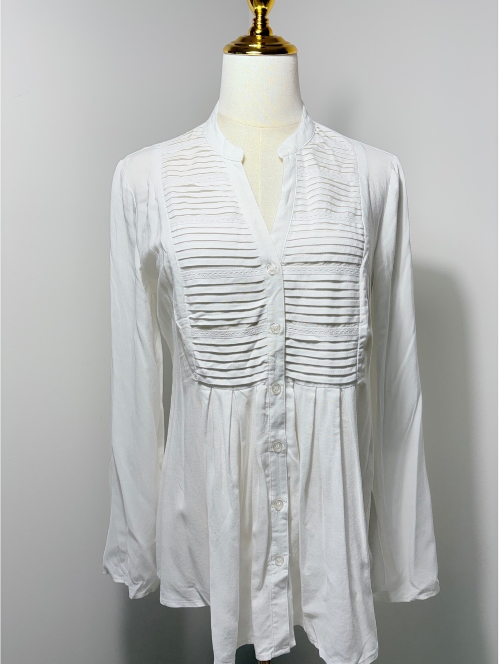 Spense Women's White Long Sleeve Pleated Button-Up Blouse